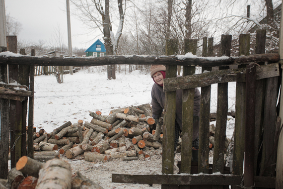 Villager in Dno. Photo by Dmitry Vakulin