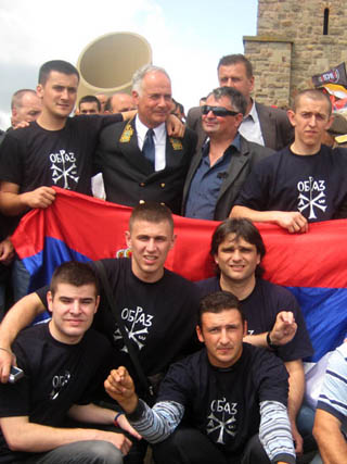 Former Russian ambassador to Serbia, Aleksandr Konuzin with members of Serbian Obraz in June 2010. Photo by e-novine.