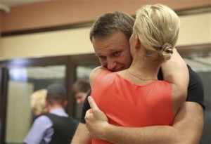 Navalny greets his wife, Yulia, after his release |  (AP Photo/Evgeny Feldman)