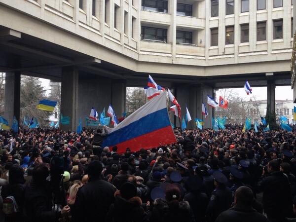 Russian versus Tartar confrontation outside regional assembly in Simferopol