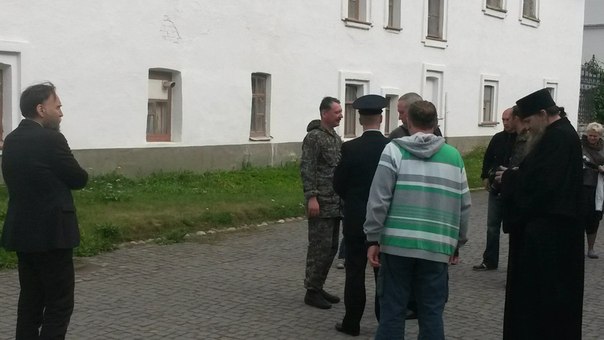 Col. Igor Strelkov (Girkin) and Aleksandr Dugin in Varlaam at the Church of the Transfiguration on 28 August 2014. 